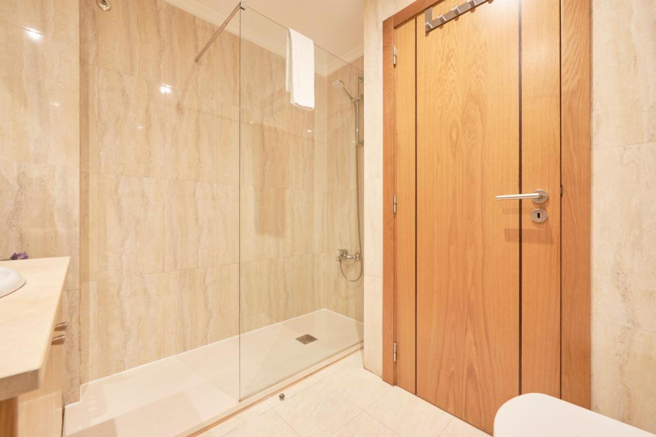 Apartment With Private Terrace & Car Garage Lisbon Luaran gambar